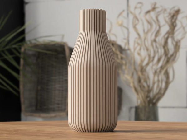 Moderne Minimalistische Vase mit antikem Einfluss