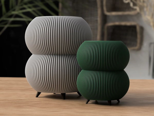 Moderne Vase/Pflanztopf mit Beinen und Abtropfteller