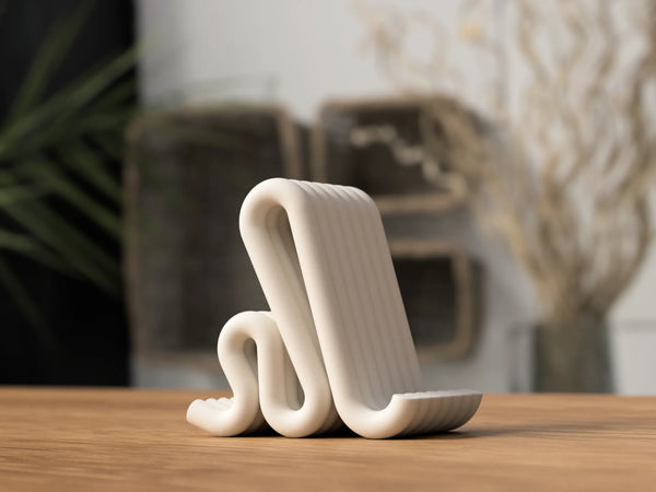 Moderner Telefonständer mit minimalistischem Flow-Design